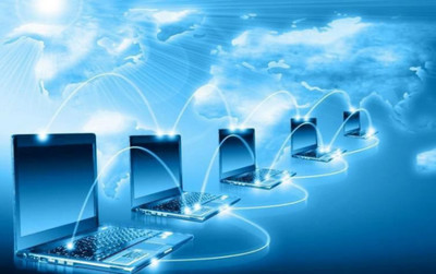 網(wǎng)絡(luò)空間是以互聯(lián)網(wǎng)為代表的信息技術(shù)革命跨越( )、( )、( ) 催生并形成了一個(gè)?